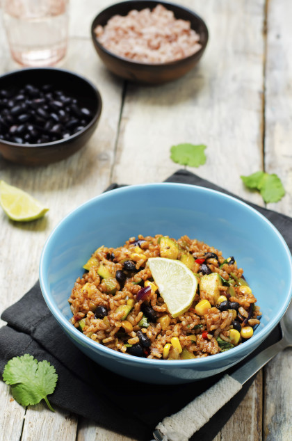 Mexican wholegrain rice with courgette and corn