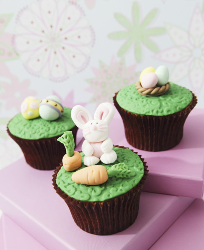 Easter cupcakes with fondant icing decorations