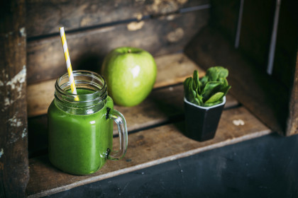 Green detox smoothie with apple and spinach