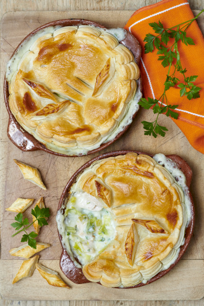 Chicken pies with leek and parsley (gluten-free)