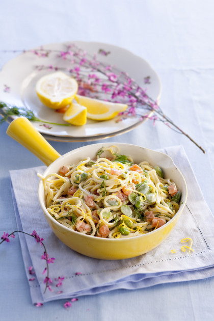 Linguine with broad beans and salmon (gluten-free)