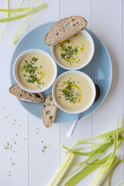 Vichyssoise soup (creamy leek and potato) with olive oil, fresh chive and sour dough bread