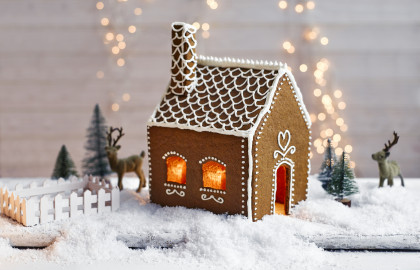 Gingerbread Swedish house (gluten-free)