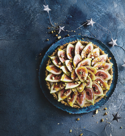 Vegan fig and custard tart