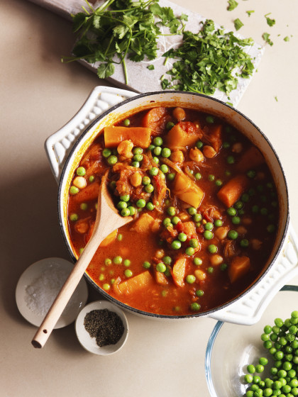 Tagine with peas, carrots, pepper, salt and parsley (gluten-free)