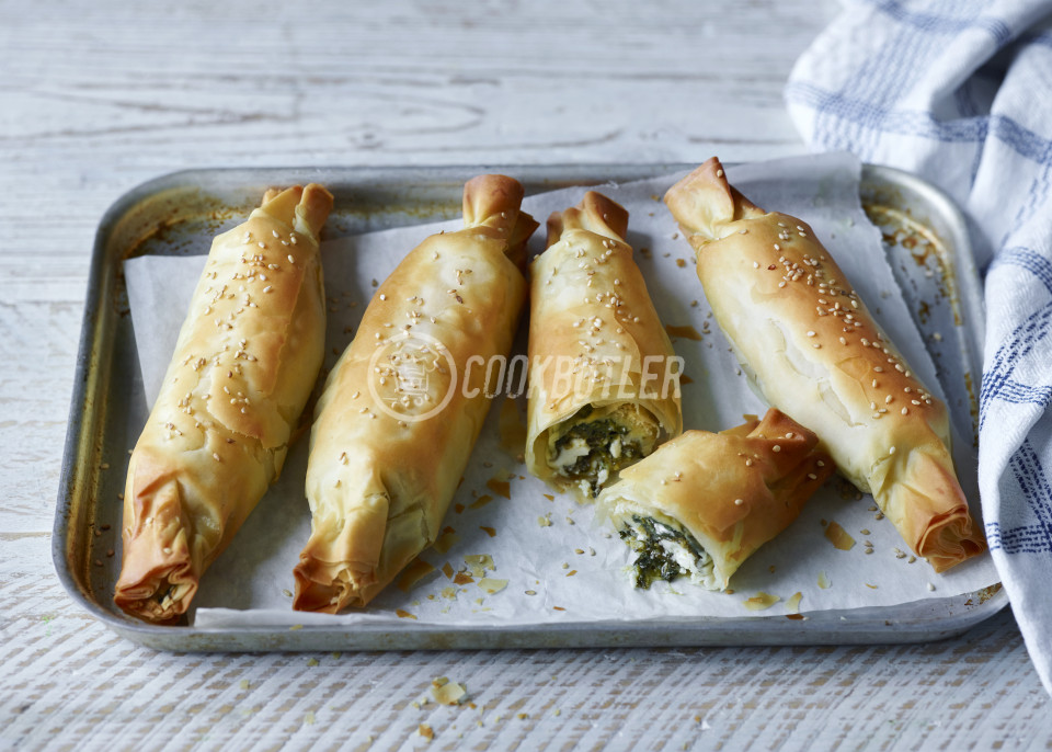 Mini spinach and feta rolls | preview