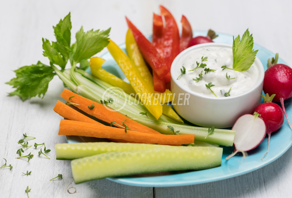 Vegetable crudités with a yogurt dip | preview