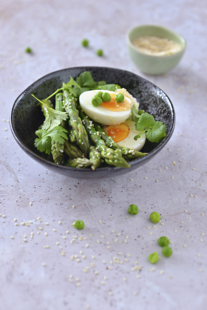 Egg with asparagus healthy breakfast