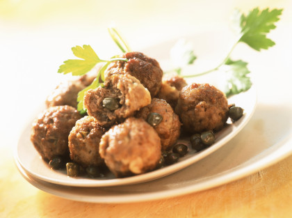 Polpettine ai capperi (meat balls with capers, Italy)
