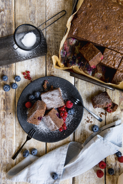 Keto brownies with berry mix