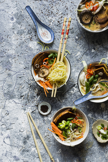 Vegan ramen soup with mushrooms (Asia)