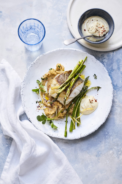 Cod with asparagus, mayonnaise and lentil cream