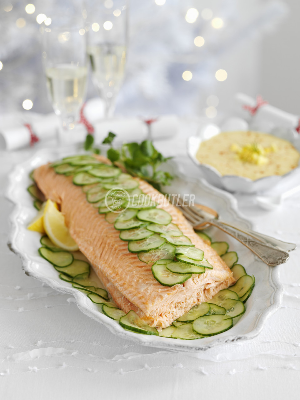 Poached salmon with cucumber slices and mango mayonnaise for Christmas | preview