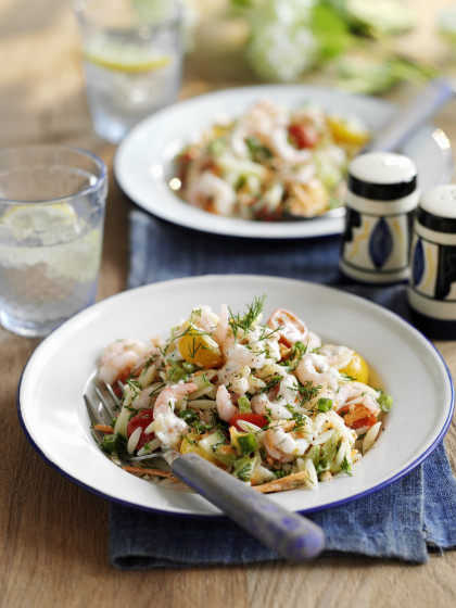 Orzo salad with prawns, tomatoes and lemon