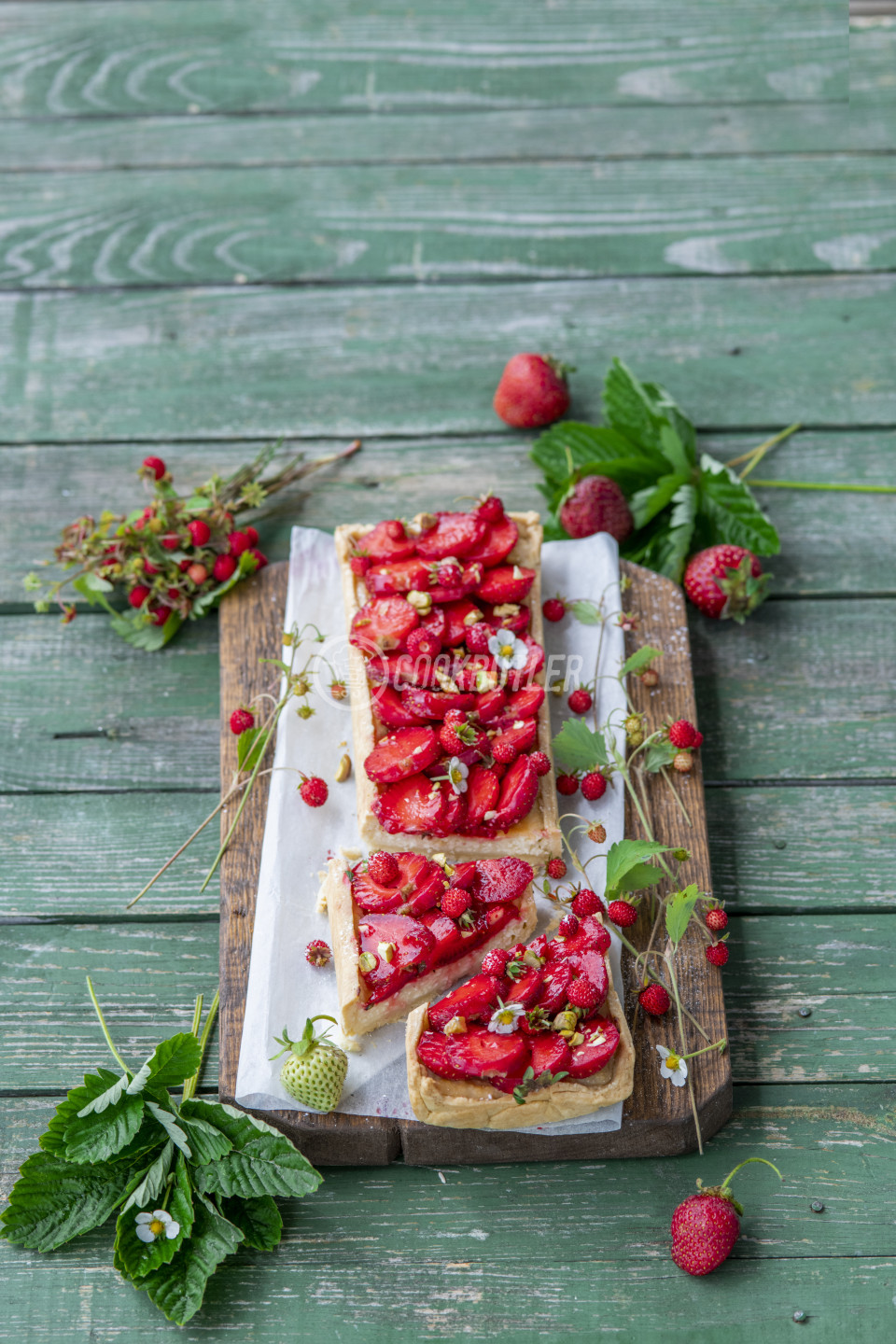 Strawberry cottage cheese tart | preview