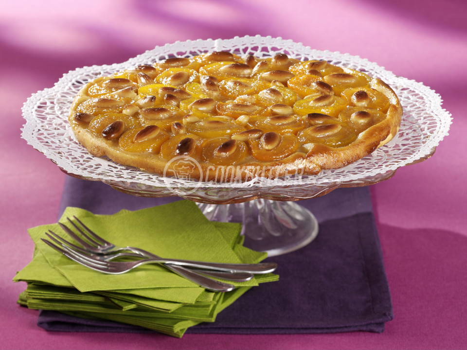 Tarte Tatin mit Aprikosen und Mandeln | preview