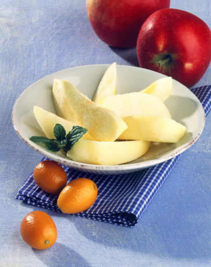 Äpfel mit Kumquat-Likör (Míla me Kum-Kuat)