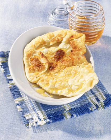 Frischkäsetaschen mit Honig (Tirópita Sfakjána)