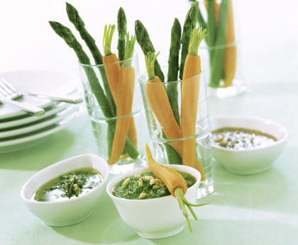 Gemüse mit drei Soßen (Pinzimonio di asparagi e carote)