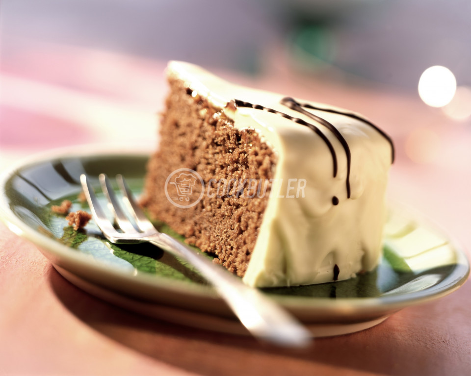 Kleine Sachertorte mit weißem Schokoüberzug | preview