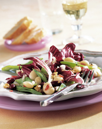 Gemischter Bohnensalat mit Walnüssen