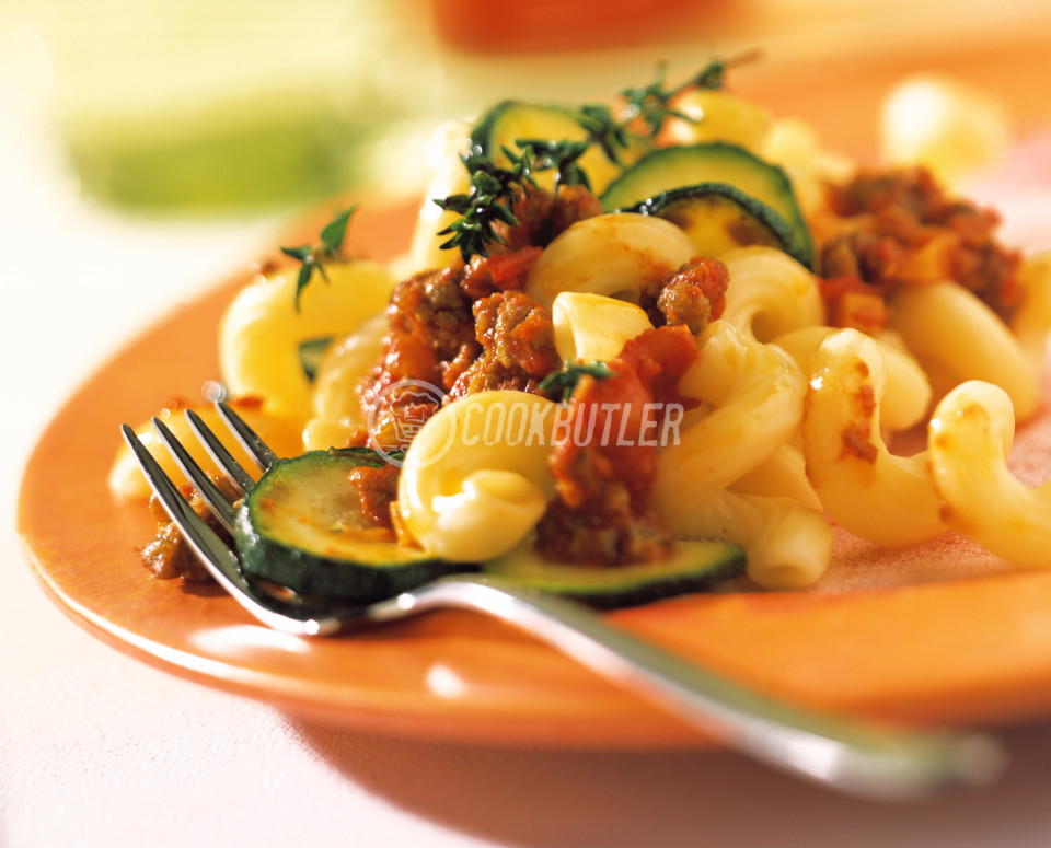 Cellentani mit Bolognese und Zucchini | preview